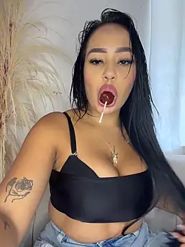 Luisa Fernandaa online show from April 2026 07:44:02 PM