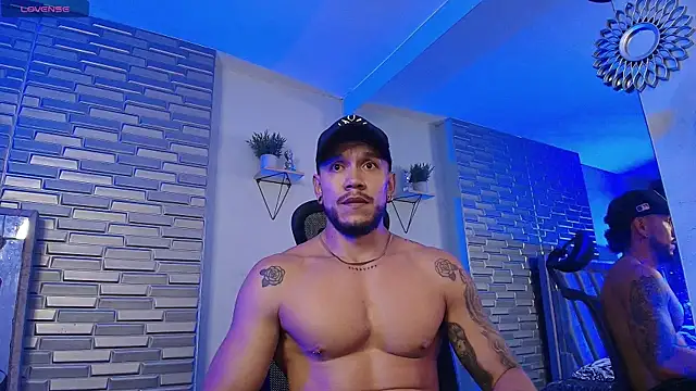 ARON TAYLER01 online show from July 2026 02:08:02 PM