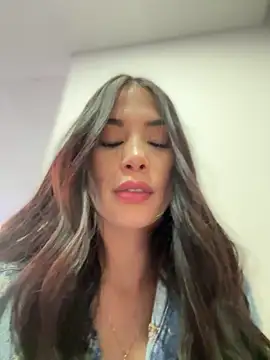 Im Valentina online show from December 2025 09:54:01 PM