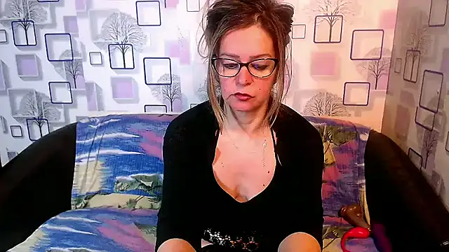 Snapshot of milfsexy chatting on December 2024 07:17:01 AM milfsexy online show from December 2024 07:17:01 AM