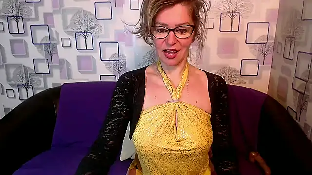 Snapshot of milfsexy chatting on February 2025 10:50:02 AM milfsexy online show from February 2025 10:50:02 AM