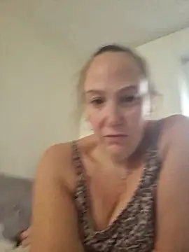 Wisie Cutie online show from November 2025 01:07:02 PM