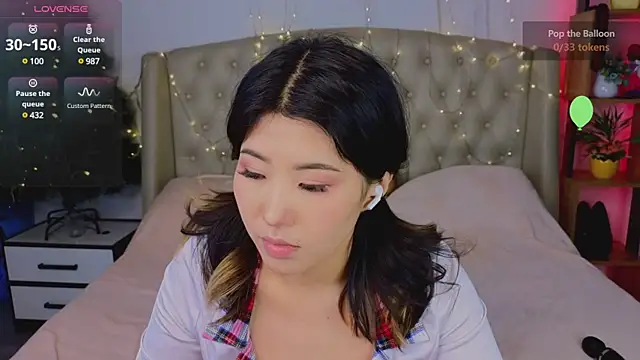 Snapshot of Wendy__Hills chatting on December 2024 10:17:02 AM Wendy Hills online show from December 2024 10:17:02 AM