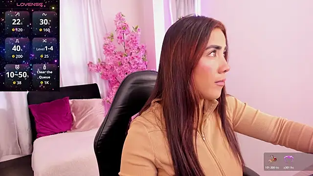 KAROLIVONNE online show from April 2026 07:29:01 PM