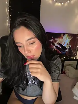 salome polaniiee online show from February 2025 06:54:01 AM