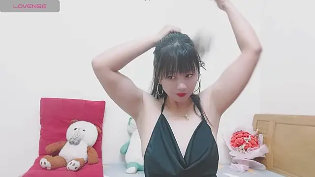 Holygirlsweet777 online show from February 2025 01:09:01 AM