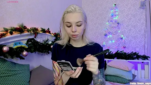 LillyMoure  online show from January 2025 02:11:02 AM