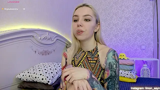 LillyMoure  online show from February 2025 12:13:01 AM