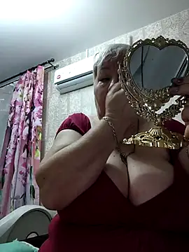 EffectFiona online show from November 2025 10:54:01 PM