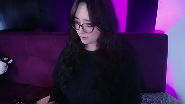 Miss Loise online show from December 2024 07:04:02 PM