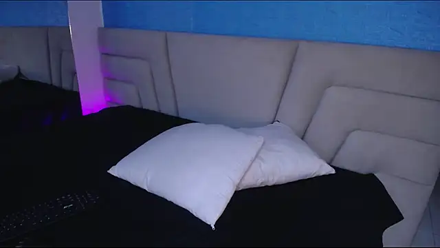 Miss Loise online show from October 2025 03:47:01 AM