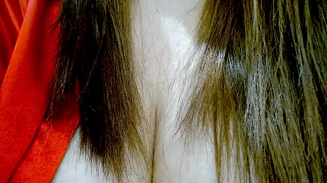 Snapshot of sophia_hadid chatting on January 2025 05:33:02 PM sophia hadid online show from January 2025 05:33:02 PM