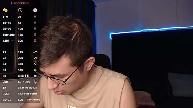 andrewmhilton  online show from October 2025 05:27:01 AM