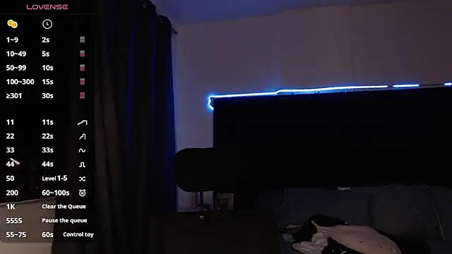 andrewmhilton  online show from October 2025 06:08:01 AM