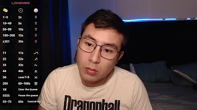 andrewmhilton  online show from November 2025 07:11:02 AM