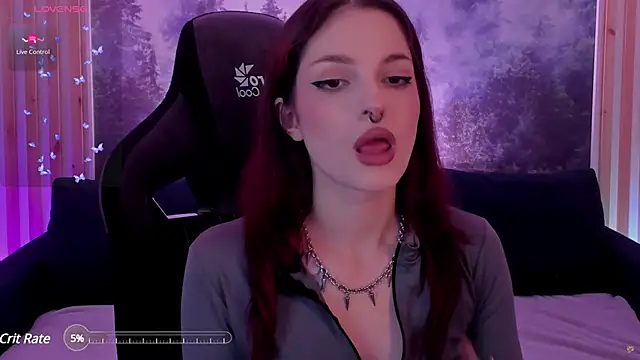 BratzieDarsie online show from December 2024 11:39:02 AM