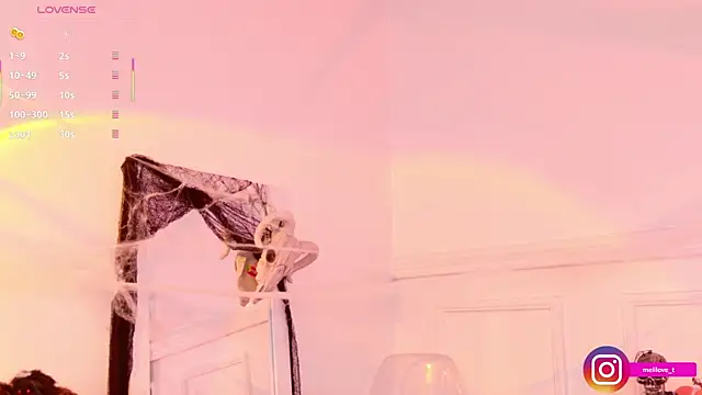 Mely-taylor online show from October 2025 09:57:01 PM