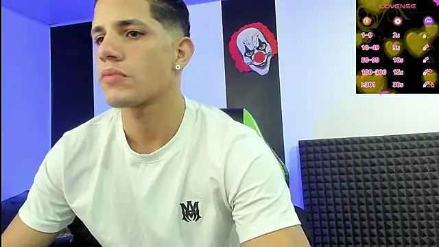 Snapshot of jhonnysnow17 chatting on December 2024 03:27:02 AM jhonnysnow17 online show from December 2024 03:27:02 AM