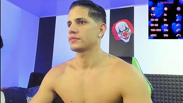 Snapshot of jhonnysnow17 chatting on December 2024 07:51:02 AM jhonnysnow17 online show from December 2024 07:51:02 AM