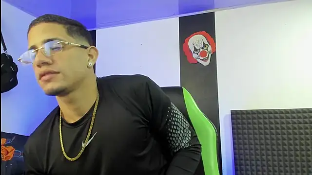 Snapshot of jhonnysnow17 chatting on January 2025 02:56:02 PM jhonnysnow17 online show from January 2025 02:56:02 PM