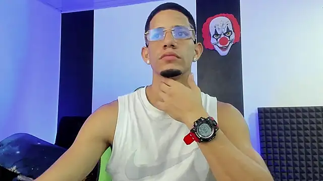 Snapshot of jhonnysnow17 chatting on January 2025 09:39:02 PM jhonnysnow17 online show from January 2025 09:39:02 PM