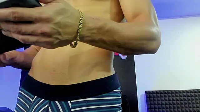 Snapshot of jhonnysnow17 chatting on January 2025 12:52:02 AM jhonnysnow17 online show from January 2025 12:52:02 AM