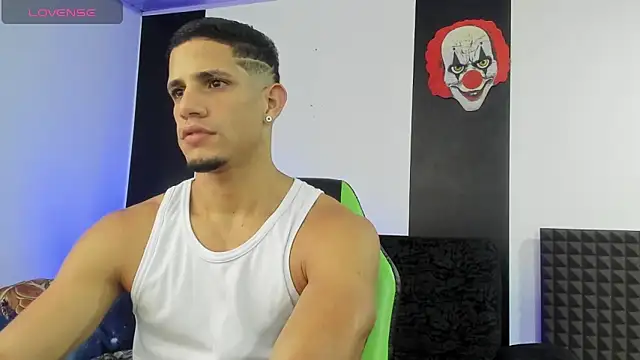 Snapshot of jhonnysnow17 chatting on January 2025 01:33:01 AM jhonnysnow17 online show from January 2025 01:33:01 AM