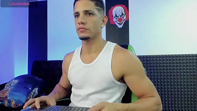 Snapshot of jhonnysnow17 chatting on February 2025 10:02:01 PM jhonnysnow17 online show from February 2025 10:02:01 PM