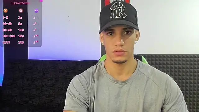 Snapshot of jhonnysnow17 chatting on February 2025 09:06:01 PM jhonnysnow17 online show from February 2025 09:06:01 PM