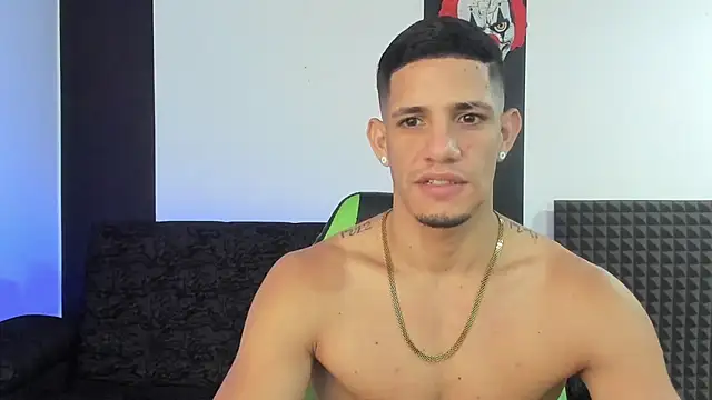 Snapshot of jhonnysnow17 chatting on February 2025 03:39:02 PM jhonnysnow17 online show from February 2025 03:39:02 PM