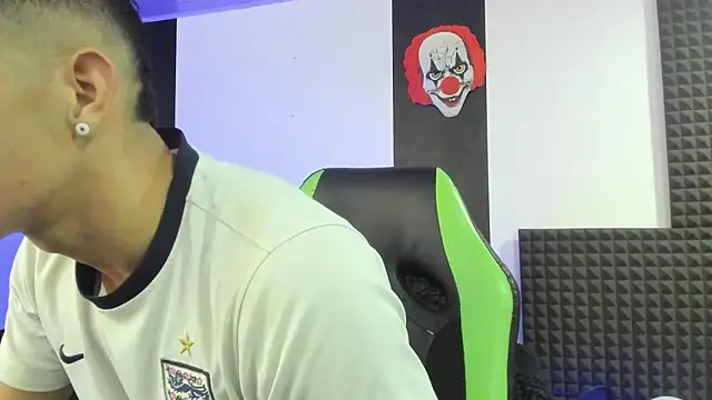 Snapshot of jhonnysnow17 chatting on February 2025 01:32:01 PM jhonnysnow17 online show from February 2025 01:32:01 PM