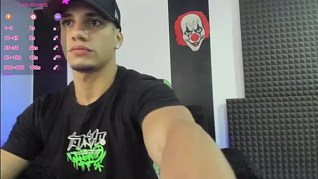 Snapshot of jhonnysnow17 chatting on February 2025 11:04:01 PM jhonnysnow17 online show from February 2025 11:04:01 PM