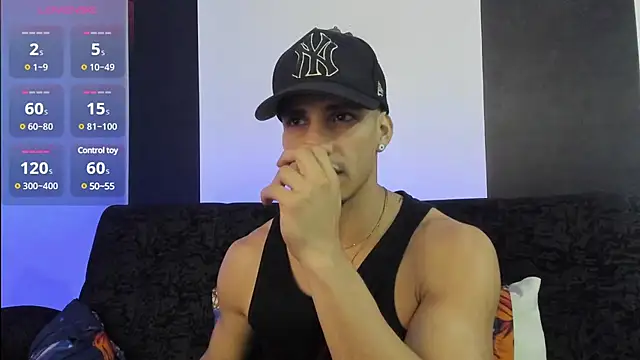 Snapshot of jhonnysnow17 chatting on March 2025 09:44:01 AM jhonnysnow17 online show from March 2025 09:44:01 AM