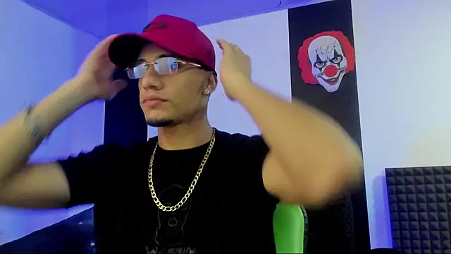 Snapshot of jhonnysnow17 chatting on March 2025 05:48:02 AM jhonnysnow17 online show from March 2025 05:48:02 AM