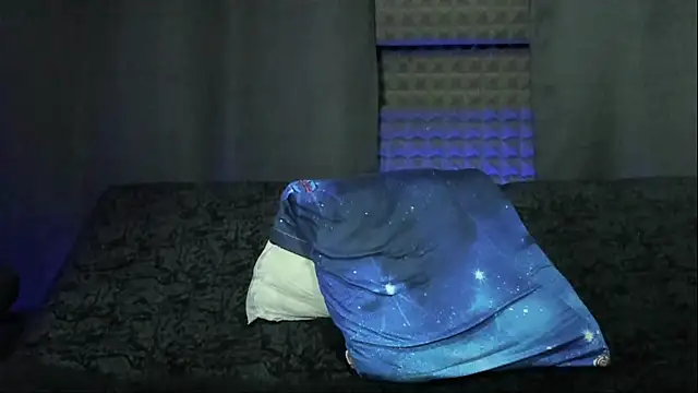 Snapshot of jhonnysnow17 chatting on October 2025 09:51:01 AM jhonnysnow17 online show from October 2025 09:51:01 AM