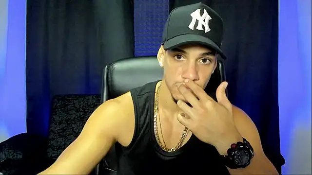 Snapshot of jhonnysnow17 chatting on October 2025 11:04:02 PM jhonnysnow17 online show from October 2025 11:04:02 PM