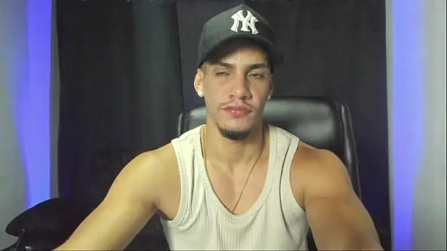 Snapshot of jhonnysnow17 chatting on October 2025 01:28:01 AM jhonnysnow17 online show from October 2025 01:28:01 AM