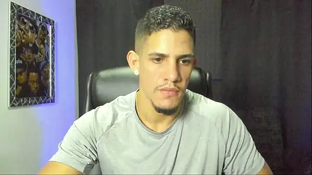 Snapshot of jhonnysnow17 chatting on October 2025 11:05:02 PM jhonnysnow17 online show from October 2025 11:05:02 PM