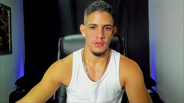 Snapshot of jhonnysnow17 chatting on October 2025 10:32:02 PM jhonnysnow17 online show from October 2025 10:32:02 PM