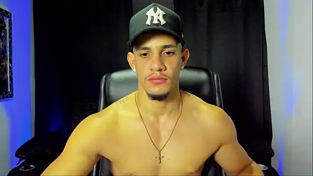 Snapshot of jhonnysnow17 chatting on October 2025 02:44:01 AM jhonnysnow17 online show from October 2025 02:44:01 AM