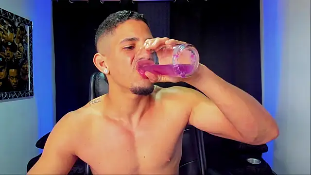 Snapshot of jhonnysnow17 chatting on October 2025 03:18:02 PM jhonnysnow17 online show from October 2025 03:18:02 PM