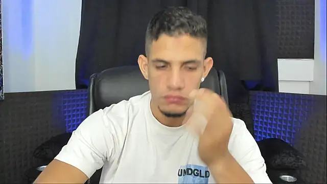 jhonnysnow17 online show from July 2026 04:05:01 AM