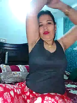 Snapshot of Poojabhabi101 chatting on January 2025 06:17:01 AM Poojabhabi101 online show from January 2025 06:17:01 AM