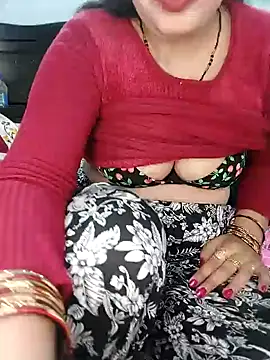 Snapshot of Poojabhabi101 chatting on January 2025 05:27:01 AM Poojabhabi101 online show from January 2025 05:27:01 AM