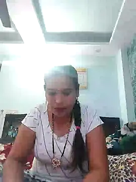 Snapshot of Poojabhabi101 chatting on January 2025 05:43:01 AM Poojabhabi101 online show from January 2025 05:43:01 AM