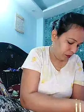 Snapshot of Poojabhabi101 chatting on February 2025 07:15:02 AM Poojabhabi101 online show from February 2025 07:15:02 AM