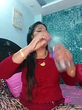 Snapshot of Poojabhabi101 chatting on February 2025 08:11:02 AM Poojabhabi101 online show from February 2025 08:11:02 AM
