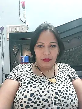 Snapshot of Poojabhabi101 chatting on March 2025 05:27:02 AM Poojabhabi101 online show from March 2025 05:27:02 AM