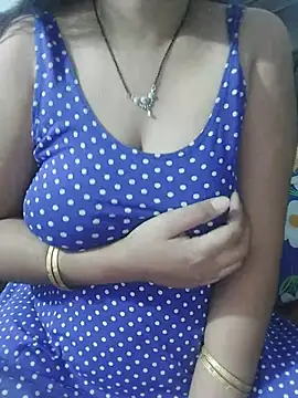 Snapshot of Poojabhabi101 chatting on May 2026 06:15:02 PM Poojabhabi101 online show from May 2026 06:15:02 PM