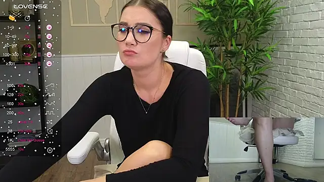 SelineSole online show from December 2024 11:18:02 PM